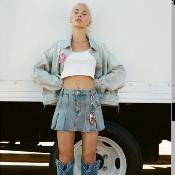 Zara Dresses & Skirts - Zara Pleated Denim Mini Skirt Blue Box Pleats Pockets